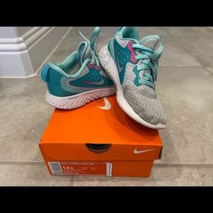 Girls Nike Tennis Shoes